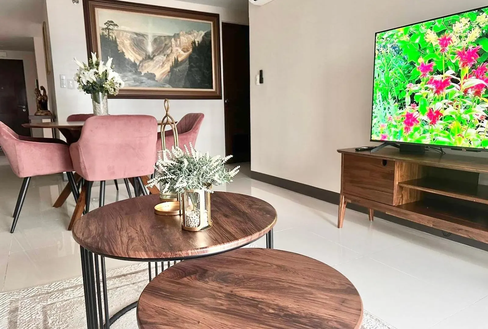 2 Bedrooms & 2 Bathrooms At Bgc Taguig Mckinley By Venice Grand Canal Mall Manila